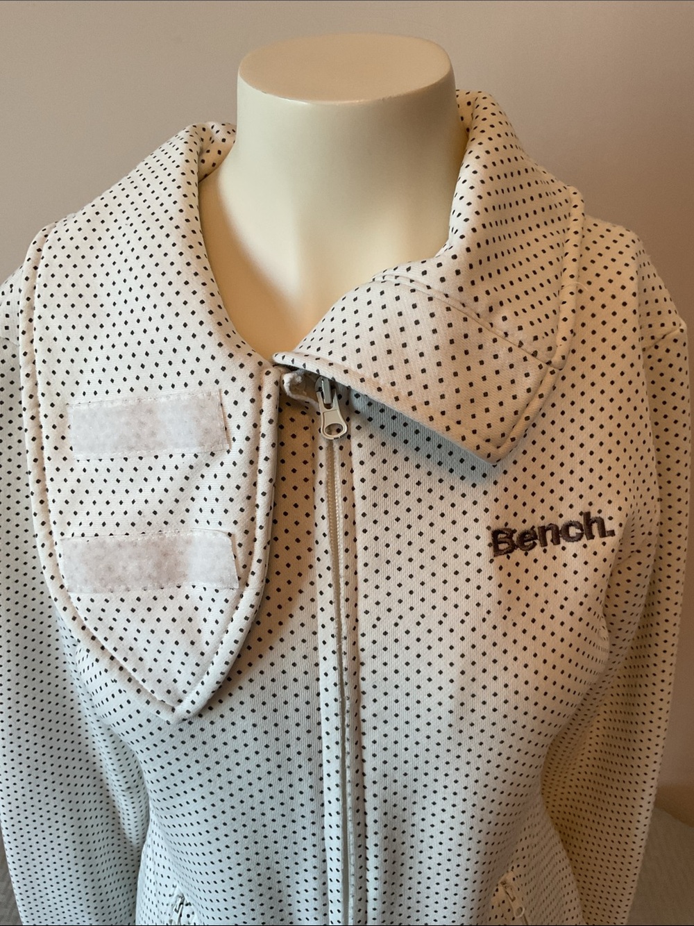 Bench Wrap Neck Zip Up - Picture 2 of 7